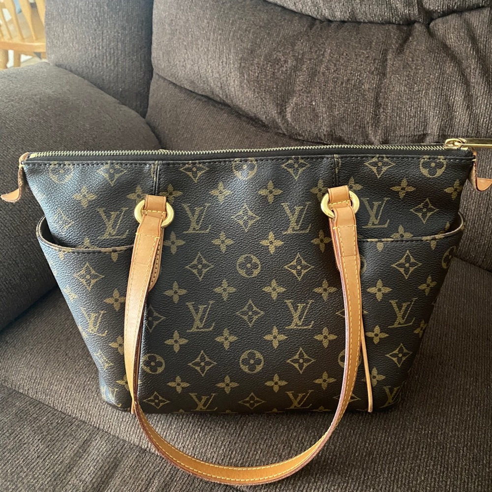 💯 Louis Vuitton Totally PM
